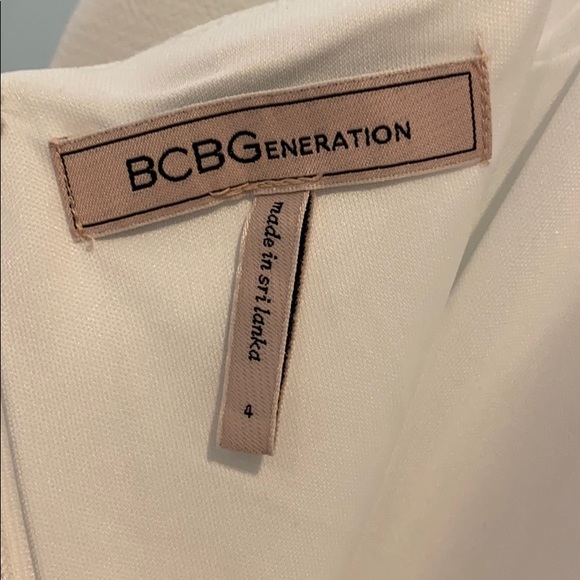 White Dress (offers welcome) - Picture 3 of 6